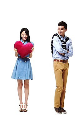 포토 JPG 스튜디오촬영 전신 모델 학생 라이프스타일 긴머리 커플 원피스 여자 남자 구두 대학생 포즈 쿠션 셔츠 남방 바지 모션 대학생라이프 실내 사랑 서기 들기 누끼 사람 동양인 20대 성인 두명 라이프 앞모습 치마 캠퍼스라이프 다정 한국인 벨트 하트 하이힐 주머니 캠퍼스커플 연애 청년만 성인만 국내포토 모양 헤어스타일 잡화 옷 감정 뷰포인트 신발 컨셉 상의 관계 하의 인종 청년 내부 생활 여성화 파일형식