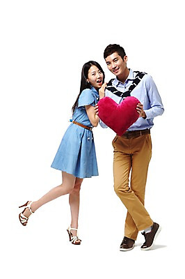 포토 JPG 스튜디오촬영 전신 모델 학생 라이프스타일 긴머리 커플 원피스 여자 남자 구두 대학생 포즈 쿠션 셔츠 남방 바지 모션 대학생라이프 실내 사랑 서기 들기 누끼 사람 동양인 20대 성인 두명 라이프 앞모습 치마 캠퍼스라이프 다정 한국인 벨트 하트 하이힐 주머니 캠퍼스커플 연애 청년만 성인만 국내포토 모양 헤어스타일 잡화 옷 감정 뷰포인트 신발 컨셉 상의 관계 하의 인종 청년 내부 생활 여성화 파일형식