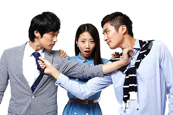 포토 JPG 스튜디오촬영 모델 학생 라이프스타일 응시 여자 남자 대학생 포즈 모션 대학생라이프 건조 실내 서기 누끼 사람 동양인 상반신 20대 성인 라이프 세명 캠퍼스라이프 경쟁 한국인 잡기 싸움 멱살 삼각관계 청년만 성인만 국내포토 시선 컨셉 관계 인종 청년 내부 생활 파일형식