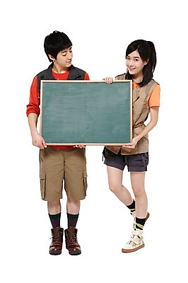 포토 JPG 스튜디오촬영 전신 모델 학생 라이프스타일 여자 남자 대학생 포즈 운동화 반바지 모션 대학생라이프 실내 서기 미소 웃음 들기 누끼 사람 동양인 20대 성인 두명 라이프 친구 캠퍼스라이프 칠판 한국인 반팔티셔츠 조끼 동료 즐거움 국토대장정 청년만 성인만 국내포토 감정 신발 티셔츠 바지 관계 표정 인종 청년 내부 생활 외투 파일형식