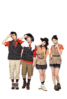 포토 JPG 스튜디오촬영 전신 모델 모자 학생 라이프스타일 여자 남자 대학생 포즈 운동화 반바지 모션 어깨동무 대학생라이프 실내 피곤 서기 누끼 사람 동양인 손짓 여러명 20대 성인 라이프 친구 수건 손들기 캠퍼스라이프 한국인 반팔티셔츠 조끼 동료 즐거움 국토대장정 긴바지 청년만 성인만 국내포토 잡화 감정 다수 신발 컨셉 티셔츠 바지 관계 인종 청년 내부 생활 위생용품 외투 파일형식