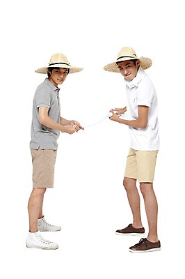 포토 JPG 스튜디오촬영 전신 모델 모자 학생 라이프스타일 남자 대학생 포즈 운동화 티셔츠 반바지 모션 대학생라이프 실내 서기 미소 웃음 누끼 사람 동양인 20대 성인 두명 라이프 앞모습 수건 캠퍼스라이프 한국인 농촌 봉사 도움 빨래 즐거움 밀짚모자 농촌봉사활동 농활 일손 남자만 성인남자만 청년만 청년남자만 성인만 국내포토 모자_잡화 잡화 감정 뷰포인트 신발 컨셉 셔츠 가사 바지 표정 인종 청년 내부 생활 위생용품 시골 파일형식