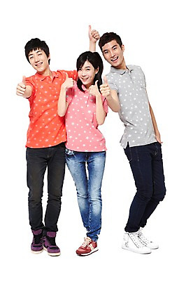 포토 JPG 스튜디오촬영 전신 모델 학생 라이프스타일 여자 남자 대학생 포즈 운동화 대학생라이프 함께함 실내 서기 웃음 누끼 사람 동양인 손짓 20대 성인 라이프 앞모습 세명 친구 캠퍼스라이프 다정 기쁨 한국인 엄지손가락 반팔티셔츠 청바지 최고 열정 포니테일 청년만 성인만 국내포토 헤어스타일 감정 뷰포인트 신발 컨셉 티셔츠 바지 손가락 관계 모션 표정 인종 청년 내부 생활 파일형식