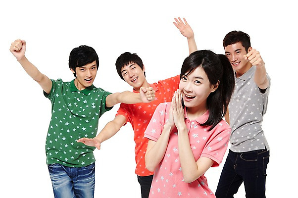 포토 JPG 스튜디오촬영 모델 학생 라이프스타일 여자 남자 대학생 포즈 운동화 응원 모션 대학생라이프 함께함 실내 서기 미소 웃음 누끼 사람 동양인 손짓 여러명 상반신 20대 성인 라이프 앞모습 친구 캠퍼스라이프 파이팅 한국인 반팔티셔츠 청바지 즐거움 열정 격려 손모으기 포니테일 청년만 성인만 국내포토 헤어스타일 감정 뷰포인트 다수 신발 컨셉 티셔츠 바지 관계 표정 인종 청년 내부 생활 파일형식