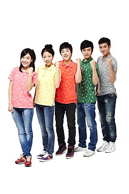 포토 JPG 스튜디오촬영 전신 모델 학생 라이프스타일 여자 남자 대학생 포즈 운동화 응원 모션 대학생라이프 함께함 실내 서기 미소 웃음 누끼 사람 동양인 손짓 여러명 20대 성인 라이프 앞모습 친구 캠퍼스라이프 파이팅 한국인 반팔티셔츠 청바지 즐거움 열정 포니테일 청년만 성인만 국내포토 헤어스타일 감정 뷰포인트 다수 신발 컨셉 티셔츠 바지 관계 표정 인종 청년 내부 생활 파일형식