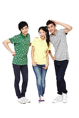 포토 JPG 스튜디오촬영 전신 모델 학생 라이프스타일 여자 남자 대학생 포즈 운동화 모션 대학생라이프 함께함 실내 서기 미소 웃음 누끼 사람 동양인 손짓 20대 성인 라이프 앞모습 세명 친구 손들기 캠퍼스라이프 기쁨 한국인 반팔티셔츠 청바지 열정 포니테일 청년만 성인만 국내포토 헤어스타일 감정 뷰포인트 신발 컨셉 티셔츠 바지 관계 표정 인종 청년 내부 생활 파일형식