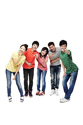 포토 JPG 스튜디오촬영 전신 모델 학생 라이프스타일 여자 남자 대학생 포즈 운동화 모션 대학생라이프 함께함 실내 서기 미소 웃음 누끼 사람 동양인 손짓 여러명 20대 성인 라이프 앞모습 친구 캠퍼스라이프 한국인 검지손가락 반팔티셔츠 청바지 가리킴 즐거움 열정 포니테일 청년만 성인만 국내포토 헤어스타일 감정 뷰포인트 다수 신발 컨셉 티셔츠 바지 손가락 관계 표정 인종 청년 내부 생활 파일형식