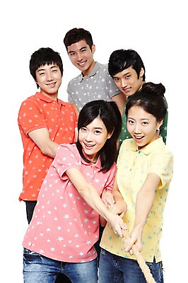 포토 JPG 스튜디오촬영 모델 학생 라이프스타일 여자 남자 밧줄 줄 대학생 포즈 다수 운동화 모션 협력 대학생라이프 함께함 실내 서기 미소 웃음 누끼 사람 동양인 손짓 여러명 상반신 20대 성인 라이프 앞모습 친구 캠퍼스라이프 한국인 반팔티셔츠 청바지 당기기 열정 줄다리기 포니테일 청년만 성인만 국내포토 헤어스타일 감정 뷰포인트 신발 컨셉 티셔츠 바지 관계 놀이 표정 인종 청년 내부 생활 파일형식