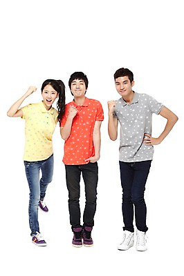 포토 JPG 스튜디오촬영 전신 모델 학생 라이프스타일 여자 남자 대학생 허리손 포즈 운동화 응원 모션 대학생라이프 함께함 실내 서기 미소 웃음 누끼 사람 동양인 손짓 20대 성인 라이프 앞모습 세명 친구 캠퍼스라이프 파이팅 기쁨 한국인 반팔티셔츠 청바지 열정 포니테일 청년만 성인만 국내포토 헤어스타일 감정 뷰포인트 신발 컨셉 티셔츠 바지 관계 표정 인종 청년 내부 생활 파일형식