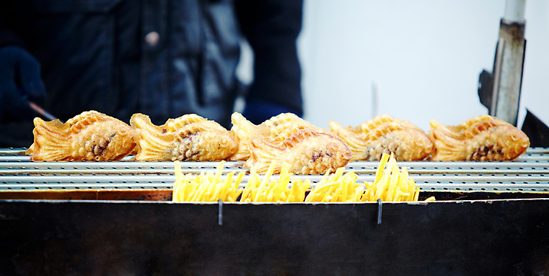 포토 JPG 음식 빵 디저트 사람없음 야외 겨울음식 겨울간식 붕어빵 고구마튀김 잉어빵 국내포토 겨울 튀김 파일형식