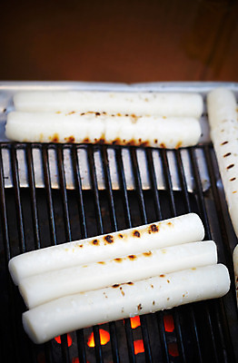 포토 JPG 음식 디저트 떡 사람없음 야외 구이 겨울음식 겨울간식 가래떡 떡구이 국내포토 겨울 파일형식