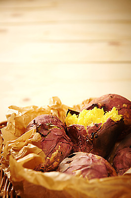 포토 JPG 스튜디오촬영 음식 디저트 실내 사람없음 겨울음식 고구마 겨울간식 군고구마 제철음식 국내포토 겨울 뿌리채소 내부 구이 제철 파일형식