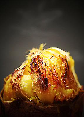 포토 JPG 스튜디오촬영 음식 디저트 실내 근접촬영 사람없음 겨울음식 고구마 겨울간식 군고구마 제철음식 국내포토 뷰포인트 겨울 뿌리채소 내부 구이 제철 파일형식