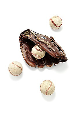 포토 JPG 스튜디오촬영 스포츠용품 스포츠 공 실내 사람없음 야구 글러브 야구글러브 오브젝트 야구공 국내포토 장갑 내부 구기 야구용품 파일형식