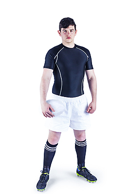 포토 JPG 해외이미지 백인 남자 스포츠 공 청소년 한명 20대 운동복 검은색 럭비 경쟁 잡기 찡그림 검은머리 집중 흰배경 럭비공 럭비선수 심각 저지 플레이어 해외202105 해외포토 서양인 1 헤어스타일 옷 컬러 백그라운드 컨셉 모션 운동선수 표정 사람 청년 구기 흰색 럭비용품 파일형식