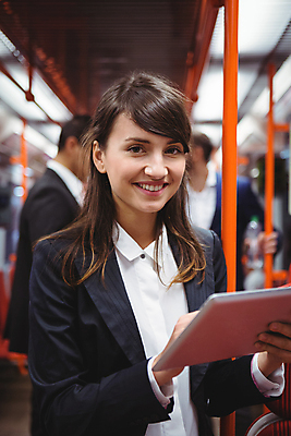 포토 JPG 해외이미지 직업 전통 라이프스타일 행복 여행 인터넷 회사 비즈니스 사업가 통신 교통시설 성공 무선통신 함께함 사람없음 태블릿 스크린 웹 기차 잡기 비즈니스우먼 연결 대표 출장 출퇴근 전자 객실 봉 돌봄 지능 터치스크린 해외202105 해외포토 여자 감정 육상교통 교통 컨셉 모션 대중교통 생활 전자제품 스마트기기 직장인 시설 파일형식