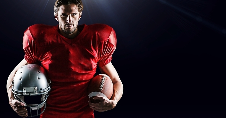 포토 JPG 해외이미지 별 스포츠 공 축구선수 서기 사람없음 컴퓨터그래픽 빨간색 빛 운동복 디지털 검은색 어둠 경쟁 잡기 야간 헬멧 스마트 집중 심각 운동가 저지 쿼터백 해외202105 해외포토 자연요소 옷 컬러 컨셉 모션 운동선수 그래픽 축구 보호장비 파일형식