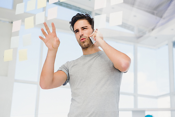 포토 JPG 해외이미지 백인 직업 라이프스타일 남자 회사 비즈니스 사업가 통신 청소년 무선통신 직장 말하기 대화 한명 서기 20대 캐주얼 스마트폰 핸드폰 사무실 외침 고급 연결 대표 토론 스마트 통화 소통 경영 어려움 스타일 해외202105 해외포토 서양인 1 옷 컨셉 모션 사람 청년 생활 전자제품 스마트기기 소리 파일형식