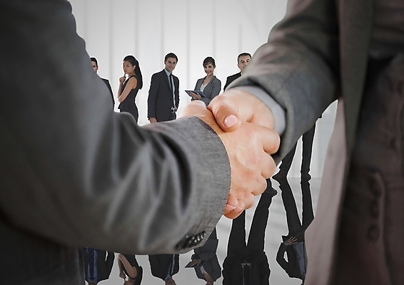 포토 JPG 해외이미지 스튜디오촬영 백인 여자 남자 벽 중년 50대 백그라운드 비즈니스 건축양식 창문 청소년 유리 노동자 악수 바닥 아파트 함께함 광고판 실내 그림자 서기 정장 경사 20대 성인 사람없음 30대 인테리어 도시풍경 햇빛 반사 중국 공백 거래 회색 흰색 도시 직장인 비즈니스맨 비즈니스우먼 투명 고급 스마트 동료 디지털합성 직원 흰배경 경영자 스타일 카피스페이스 세련 해외202105 해외포토 서양인 직업 디자인 옷 건축 아시아 컬러 컨셉 관계 모션 재질 주택 알림판 사람 풍경 손짓 청년 내부 장년 태양 리더 판 파일형식