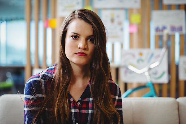 포토 JPG 해외이미지 백인 직업 라이프스타일 긴머리 여자 회사 비즈니스 청소년 휴식 직장 함께함 앉기 20대 사람없음 캐주얼 금융 청춘 소파 사무실 스크린 우정 표현 비즈니스우먼 자신감 신용카드 계획 연결 스마트 집중 상업 온라인쇼핑 소매 전자상거래 경영 심각 체크카드 비용 해외202105 해외포토 서양인 헤어스타일 옷 감정 컨셉 의자 모션 사람 청년 생활 경제 친구 쇼핑 직장인 온라인 파일형식