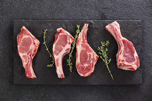 포토 JPG 해외이미지 재료 부분 육류 요리 사람없음 검은색 소고기 바위 신선 고명 양념 자르기 허브 준비 유기농 날것 레시피 로즈메리 목판 생식 해외202105 해외포토 식물 웰빙 컬러 식재료 모션 돌_바위 파일형식