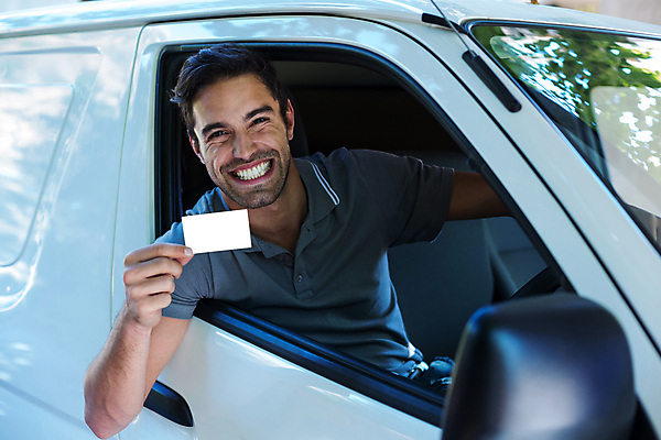 포토 JPG 해외이미지 백인 직업 손 응시 남자 행복 육상교통 교통수단 여행 비즈니스 통신 창문 교통시설 자동차 청소년 명함 노동자 한명 앉기 20대 야외 캐주얼 운전 잡기 비즈니스맨 운전사 사인 출장 문서 신분 DIY 해외202105 해외포토 서양인 1 시선 옷 감정 교통 모션 사람 청년 취미 신체부위 직장인 시설 파일형식
