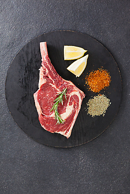 포토 JPG 해외이미지 재료 부분 육류 요리 사람없음 검은색 소고기 신선 양념 맛 가루 자르기 레몬 허브 향신료 준비 유기농 날것 레시피 로즈메리 목판 생식 해외202105 해외포토 식물 웰빙 컬러 컨셉 과일 식재료 모션 향미료 파일형식