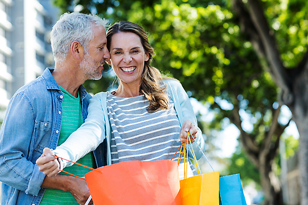 포토 JPG 해외이미지 나무 백인 라이프스타일 커플 여자 남자 행복 40대 중년 여행 관계 자연 휴가 함께함 사랑 서기 사람없음 야외 캐주얼 쇼핑 쇼핑백 낭만 잡기 도시 결합 시티라이프 용돈 정확 해외202105 해외포토 서양인 식물 옷 감정 컨셉 가방 모션 사람 성인 생활 생태계 파일형식