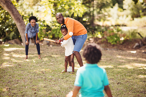 포토 JPG 해외이미지 나무 공원 여자 남자 행복 어린이 관계 청소년 사랑 소년 20대 사람없음 검은색 기쁨 낭만 야구 즐거움 정확 해외202105 해외포토 식물 공공시설 감정 컬러 컨셉 사람 청년 구기 파일형식