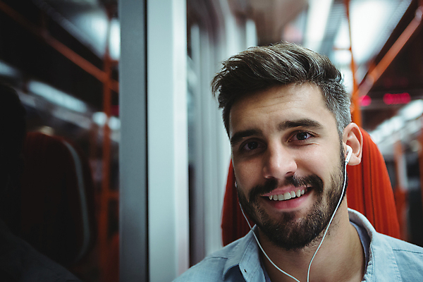 포토 JPG 해외이미지 직업 전통 라이프스타일 행복 문화 음악 여행 회사 비즈니스 사업가 창문 교통시설 유리 성공 함께함 창조 서기 사람없음 캐주얼 스크린 헤드폰 기쁨 듣기 기차 투명 대표 스마트 출장 출퇴근 객실 돌봄 지능 해외202105 해외포토 옷 감정 육상교통 음향기기 교통 컨셉 모션 재질 문화예술 대중교통 생활 시설 파일형식