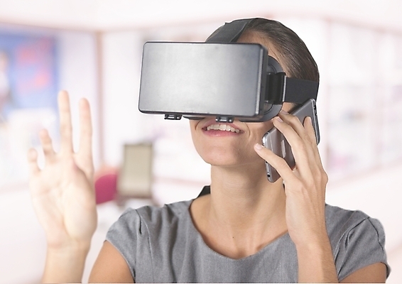 포토 JPG 해외이미지 서양인 여자 비즈니스 실내 한명 들기 상반신 성인 앞모습 스마트폰 착용 가상현실 성인여자한명만 오큘러스 VR기기 해외202105 해외포토 외국인 1 뷰포인트 모션 사람 내부 핸드폰 스마트기기 기계 여자한명만 성인여자만 파일형식