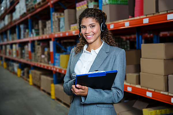 포토 JPG 해외이미지 직업 응시 여자 산업 비즈니스 통신 청소년 말하기 대화 20대 사무실 카메라 헤드폰 작업 비즈니스맨 조직 토론 중개인 책상 창고 서비스 경영자 텔레마케팅 물류 소통 경영 운영자 지원 혼혈 해외202105 해외포토 시선 남자 음향기기 가구 컨셉 모션 사람 청년 전자제품 직장인 서비스업 리더 다문화 파일형식