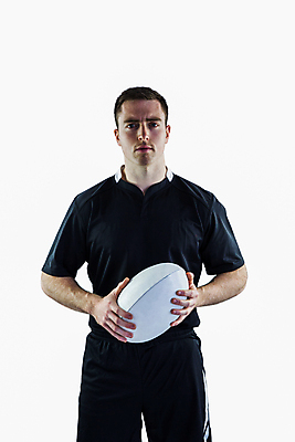 포토 JPG 해외이미지 백인 남자 스포츠 공 청소년 갈색머리 한명 20대 운동복 럭비 경쟁 잡기 찡그림 결심 집중 흰배경 럭비공 럭비선수 심각 저지 플레이어 해외202105 해외포토 서양인 1 헤어스타일 옷 백그라운드 컨셉 모션 운동선수 표정 사람 청년 구기 흰색 럭비용품 파일형식