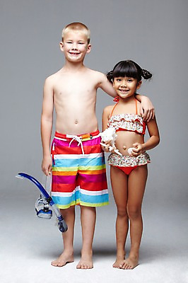 포토 JPG 스튜디오촬영 전신 서양인 외국인 백인 해외기획촬영 학생 라이프스타일 계절 여자 2011년태국 남자 수영복 어린이라이프 여유 초등학생 어린이 물놀이 놀이 레저 어깨동무 방학 휴가 조개 고글 실내 여름방학 서기 미소 웃음 들기 사람 동양인 소녀 소년 해변 두명 앞모습 10대 여름 친구 우정 조개껍데기 스노클링 즐거움 십대만 국내포토 옷 감정 바다 뷰포인트 포즈 관계 모션 청소년 어패류 표정 인종 내부 생활 수상스포츠 파일형식 여름_계절