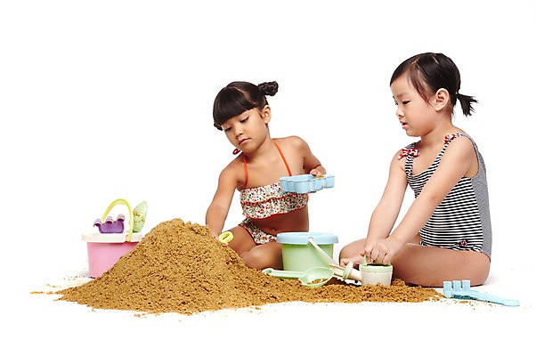 포토 JPG 스튜디오촬영 전신 외국인 해외기획촬영 학생 라이프스타일 계절 여자 2011년태국 수영복 어린이라이프 여유 초등학생 어린이 모래 놀이 방학 휴가 실내 여름방학 누끼 사람 앉기 동양인 소녀 해변 두명 10대 여름 친구 장난감 놀이용품 우정 즐거움 모래성 모래놀이 소꿉놀이 소꿉장난 흙장난 여자만 소녀만 국내포토 옷 감정 바다 장난 관계 모션 청소년 인종 내부 생활 오브젝트 어린이만 파일형식 여름_계절