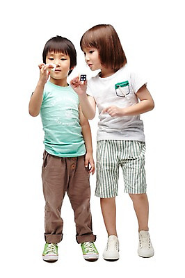 포토 JPG 스튜디오촬영 전신 서양인 외국인 백인 해외기획촬영 학생 라이프스타일 응시 여자 2011년태국 어린이교육 교육 남자 어린이라이프 초등학생 어린이 실내 서기 들기 누끼 사람 동양인 인종 소녀 소년 두명 앞모습 10대 캐주얼 친구 도장 십대만 국내포토 시선 옷 뷰포인트 관계 모션 청소년 내부 생활 파일형식