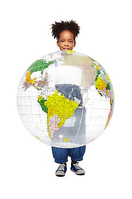 포토 JPG 스튜디오촬영 전신 서양인 외국인 해외기획촬영 학생 라이프스타일 여자 2011년태국 어린이교육 교육 어린이라이프 초등학생 어린이 흑인 공 놀이 실내 한명 서기 들기 누끼 사람 소녀 앞모습 10대 캐주얼 글로벌 장난감 지구본 놀이용품 멜빵바지 공놀이 여자만 여자한명만 소녀만 국내포토 1 옷 뷰포인트 바지 모션 청소년 인종 내부 생활 멜빵 오브젝트 어린이만 파일형식