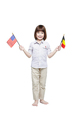 포토 JPG 스튜디오촬영 전신 서양인 외국인 백인 해외기획촬영 학생 라이프스타일 여자 2011년태국 교육 나라 어린이라이프 초등학생 어린이 캠페인 실내 한명 서기 미소 웃음 들기 누끼 사람 소녀 앞모습 10대 캐주얼 환경 미국 깃발 성조기 국기 보호 벨기에 친목 벨기에국기 외교 여자만 여자한명만 소녀만 국내포토 1 옷 뷰포인트 컨셉 북아메리카 모션 청소년 표정 인종 내부 생활 서유럽 어린이만 파일형식