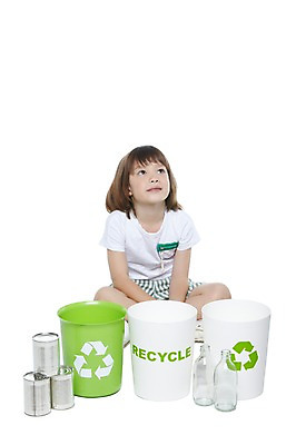 포토 JPG 스튜디오촬영 전신 서양인 외국인 백인 해외기획촬영 학생 라이프스타일 응시 여자 2011년태국 교육 어린이라이프 초등학생 어린이 캠페인 반바지 유리병 실내 통 한명 누끼 사람 앉기 소녀 앞모습 10대 캐주얼 자연보호 환경 그린캠페인 재활용 올려보기 쓰레기통 캔 보호 병 에코 분리수거 여자만 여자한명만 소녀만 그린슈머 국내포토 1 식기 시선 옷 뷰포인트 컨셉 바지 모션 청소년 자연 병_용기 인종 내부 생활 친환경 어린이만 파일형식