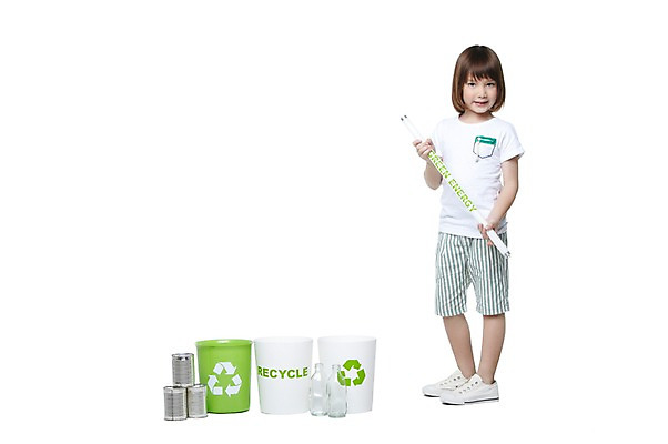 포토 JPG 스튜디오촬영 전신 서양인 외국인 백인 해외기획촬영 학생 라이프스타일 여자 2011년태국 교육 어린이라이프 초등학생 어린이 캠페인 전구 반바지 유리병 실내 통 한명 서기 누끼 사람 소녀 앞모습 10대 캐주얼 자연보호 환경 그린캠페인 재활용 쓰레기통 그린에너지 캔 보호 병 에코 분리수거 형광등 여자만 여자한명만 소녀만 그린슈머 국내포토 1 식기 옷 뷰포인트 컨셉 바지 모션 청소년 자연 병_용기 전등 인종 내부 생활 에너지 친환경 어린이만 파일형식