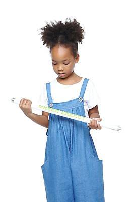 포토 JPG 스튜디오촬영 서양인 외국인 해외기획촬영 학생 라이프스타일 여자 2011년태국 교육 어린이라이프 초등학생 어린이 캠페인 흑인 전구 실내 한명 서기 들기 누끼 사람 소녀 앞모습 10대 캐주얼 자연보호 환경 그린캠페인 재활용 그린에너지 보호 멜빵바지 에코 친환경 형광등 여자만 여자한명만 소녀만 그린슈머 국내포토 1 옷 뷰포인트 컨셉 바지 모션 청소년 자연 전등 인종 내부 생활 에너지 멜빵 어린이만 파일형식