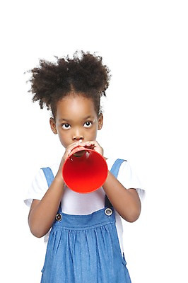 포토 JPG 스튜디오촬영 서양인 외국인 해외기획촬영 학생 라이프스타일 여자 2011년태국 교육 어린이라이프 초등학생 어린이 캠페인 흑인 응원 실내 한명 들기 누끼 사람 소녀 이벤트 상반신 앞모습 10대 캐주얼 확성기 외침 응원용품 보호 알림 멜빵바지 여자만 여자한명만 소녀만 소식_알림 국내포토 1 옷 뷰포인트 컨셉 바지 모션 청소년 인종 내부 생활 소리 멜빵 오브젝트 어린이만 파일형식