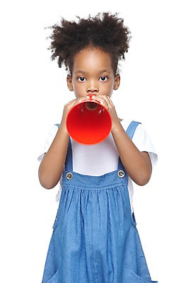 포토 JPG 스튜디오촬영 서양인 외국인 해외기획촬영 학생 라이프스타일 여자 2011년태국 교육 어린이라이프 초등학생 어린이 캠페인 흑인 응원 실내 한명 들기 누끼 사람 소녀 이벤트 상반신 앞모습 10대 캐주얼 확성기 외침 응원용품 보호 알림 멜빵바지 여자만 여자한명만 소녀만 소식_알림 국내포토 1 옷 뷰포인트 컨셉 바지 모션 청소년 인종 내부 생활 소리 멜빵 오브젝트 어린이만 파일형식