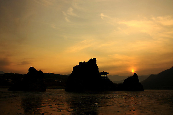 포토 JPG 계절 실루엣 자연 풍경 사람없음 야외 강 일출 봉우리 충청북도 단양 도담삼봉 국내포토 촬영기법 관광지 노을 생태계 충청도 파일형식