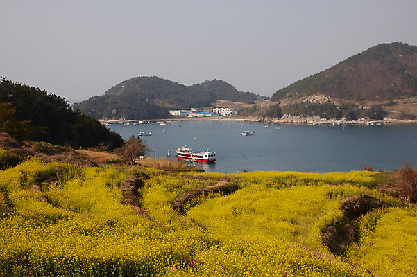 포토 JPG 주간 계절 바다 자연 한국 풍경 해변 사람없음 야외 봄 남해 선박 국내포토 자연요소 아시아 수상교통 생태계 파일형식