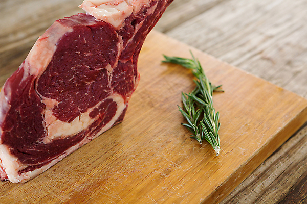 포토 JPG 해외이미지 재료 부분 육류 요리 사람없음 소고기 신선 양념 레몬 허브 준비 유기농 날것 레시피 로즈메리 목판 생식 해외202105 해외포토 식물 웰빙 과일 식재료 파일형식