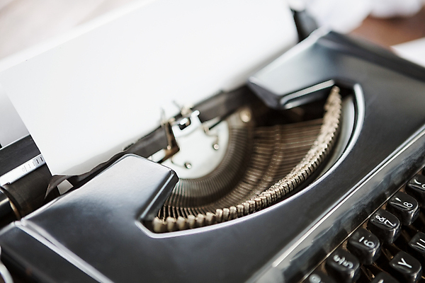 포토 JPG 해외이미지 종이 일러스트 사람없음 컴퓨터그래픽 그래픽 컴퓨터 디지털 타이핑 키보드 클래식 편지 수집 사인 복고 구두점 해외202105 해외포토 컨셉 전자제품 구두상점 파일형식