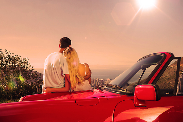 포토 JPG 해외이미지 백인 라이프스타일 긴머리 커플 여자 남자 여행 관계 자동차 청소년 휴가 휴식 함께함 사랑 풍경 20대 해변 두명 빨간색 금발 햇빛 맑음 자유 시골 잡기 시원함 오픈카 스포츠카 도피 단절 스타일 해외202105 해외포토 서양인 헤어스타일 감정 육상교통 바다 컬러 컨셉 모션 승용차 날씨 사람 청년 생활 태양 파일형식