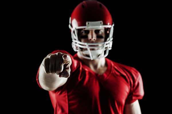 포토 JPG 해외이미지 백인 손 남자 스포츠 손가락 청소년 검은배경 축구선수 한명 20대 빨간색 운동복 가리킴 찡그림 헬멧 사인 보여주기 고립 심각 쿼터백 페이스페인팅 해외202105 해외포토 서양인 1 옷 컬러 백그라운드 컨셉 모션 운동선수 표정 사람 손짓 청년 신체부위 검은색 축구 보호장비 파일형식