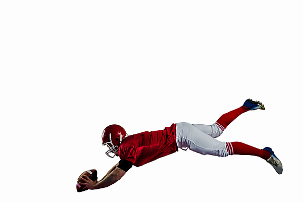 포토 JPG 해외이미지 백인 남자 스포츠 공 청소년 놀이 축구선수 한명 20대 빨간색 운동복 점프 축구 힘 장비 잡기 헬멧 흰배경 노력 점수 쿼터백 해외202105 해외포토 서양인 1 옷 컬러 백그라운드 모션 운동선수 사람 청년 구기 흰색 보호장비 파일형식